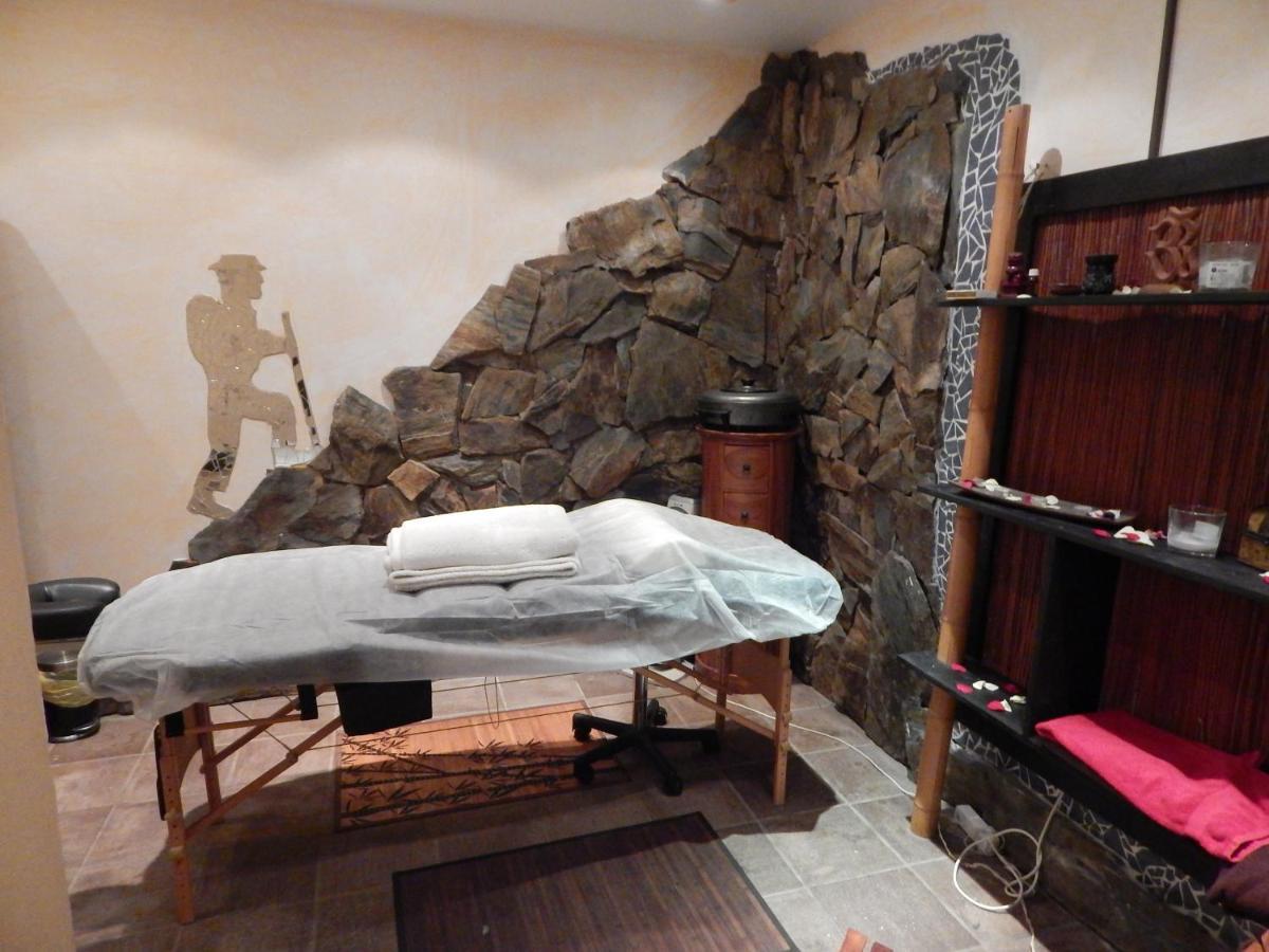 Land-Gut-Hotel Zum Alten Forsthaus - Aufladestation Fuer Elektroautos 후트겐발트 외부 사진