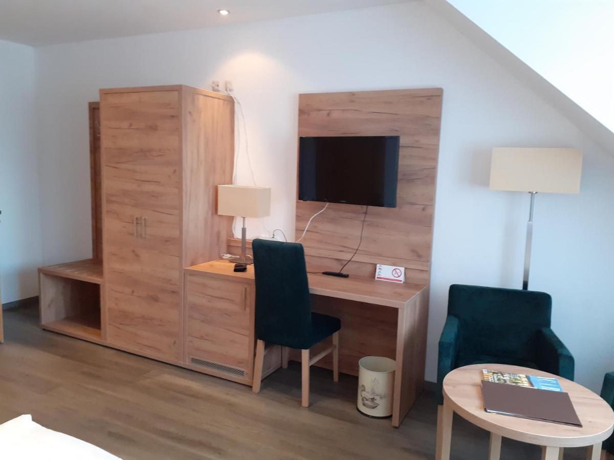Land-Gut-Hotel Zum Alten Forsthaus - Aufladestation Fuer Elektroautos 후트겐발트 외부 사진