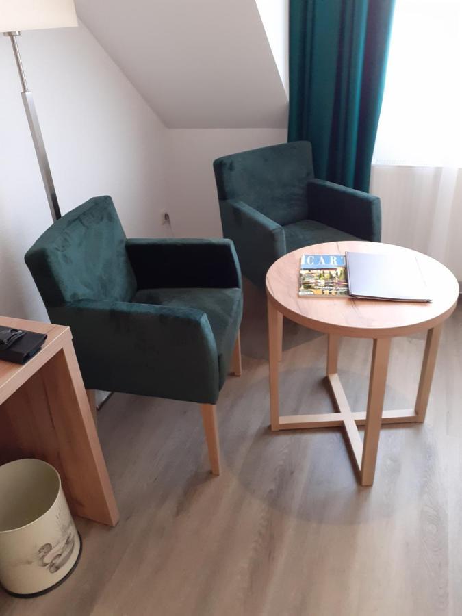 Land-Gut-Hotel Zum Alten Forsthaus - Aufladestation Fuer Elektroautos 후트겐발트 외부 사진