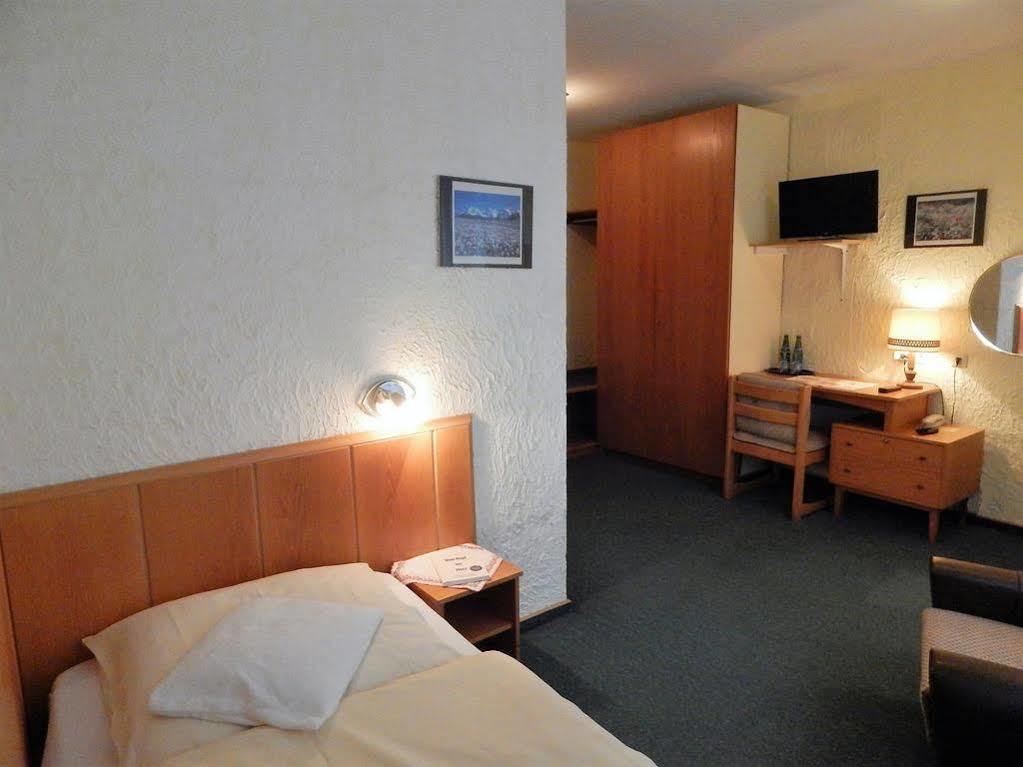 Land-Gut-Hotel Zum Alten Forsthaus - Aufladestation Fuer Elektroautos 후트겐발트 외부 사진