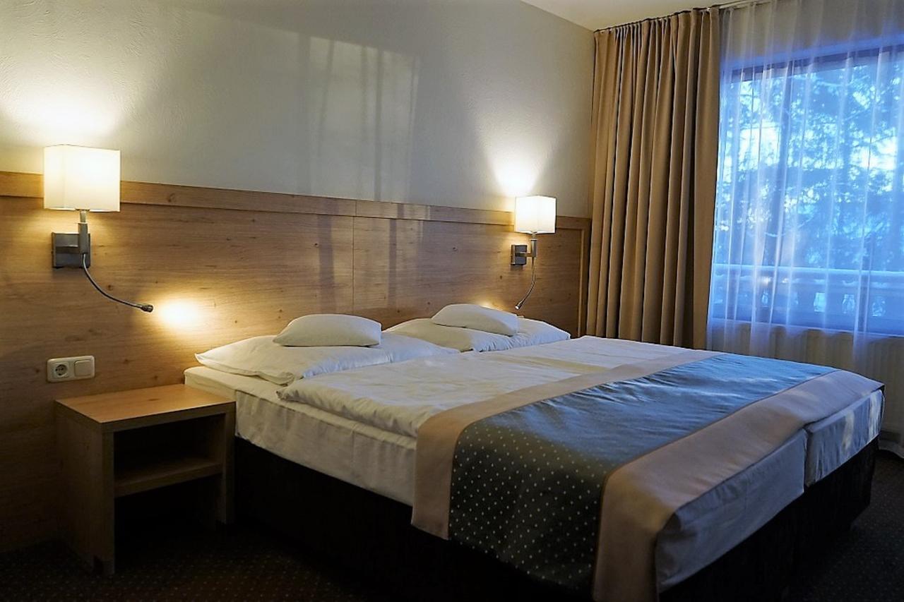 Land-Gut-Hotel Zum Alten Forsthaus - Aufladestation Fuer Elektroautos 후트겐발트 외부 사진