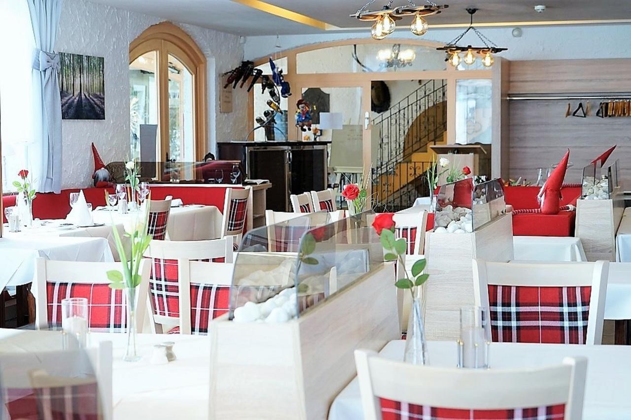 Land-Gut-Hotel Zum Alten Forsthaus - Aufladestation Fuer Elektroautos 후트겐발트 외부 사진